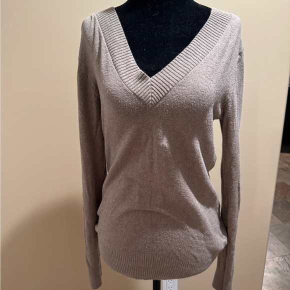 Gap V Neck Sweater Size M - Picture 1 of 3